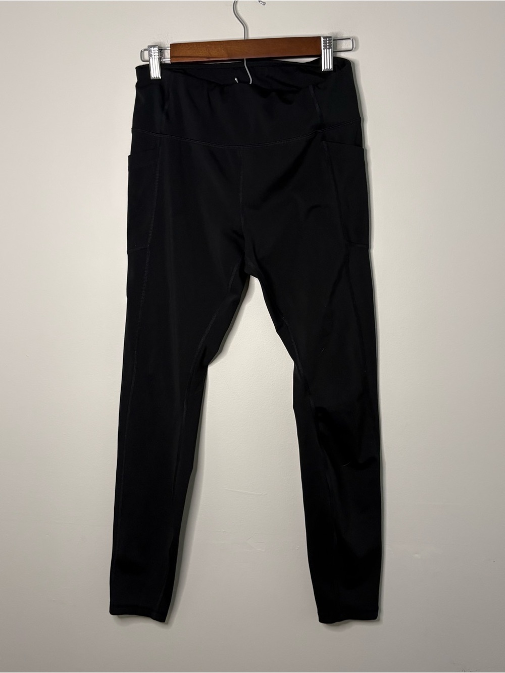 Avia Womens 8/10 Black Leggings With Pockets Sporty Gym Yoga